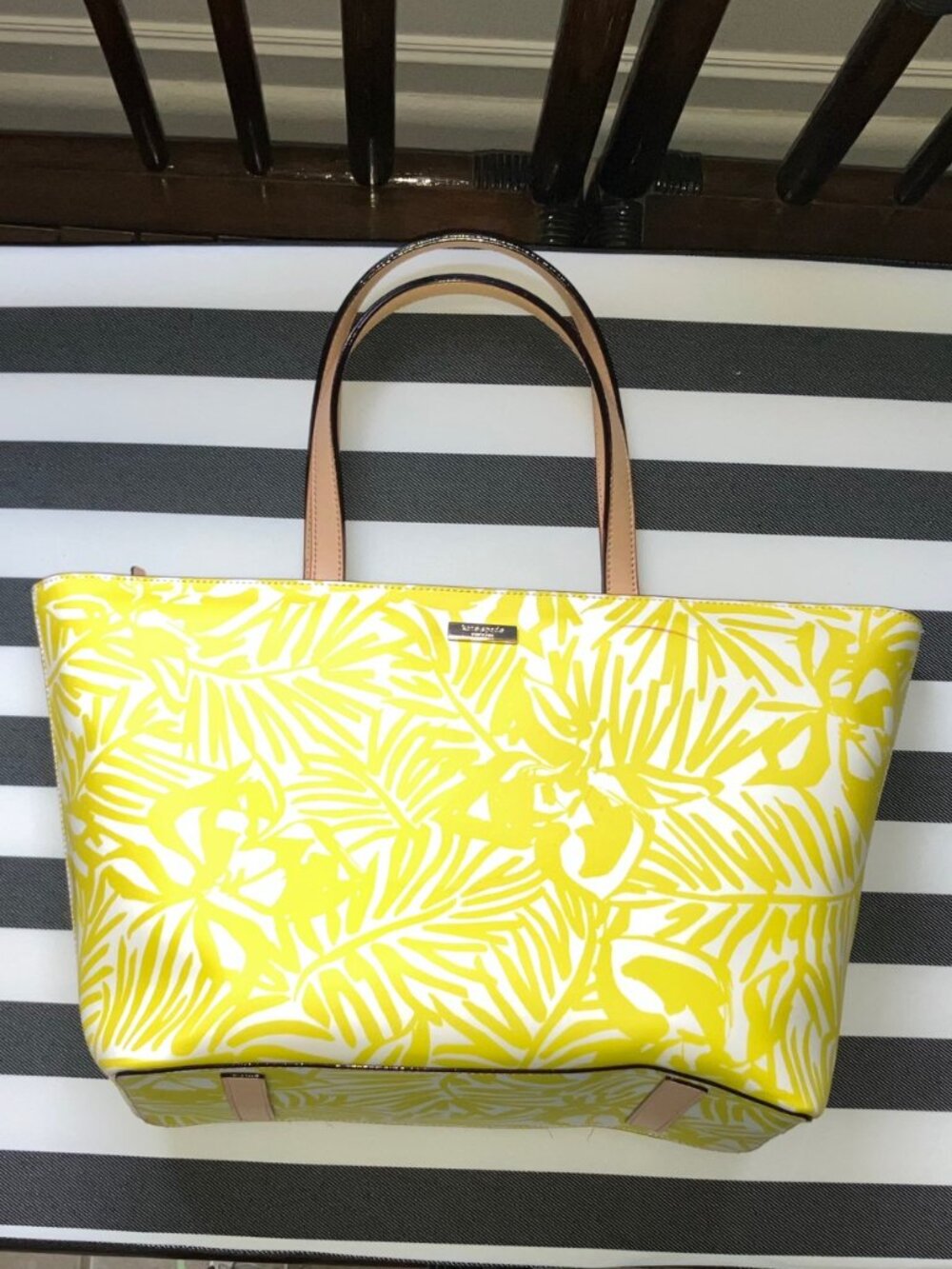 Kate Spade New York Grant Street Jules Grainy Vinyl Palm Bag / Tote
